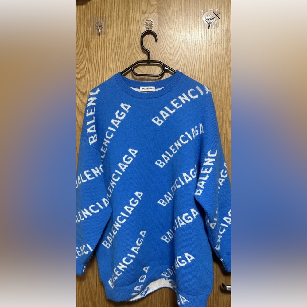 Oversized‎ Balenciaga sweater - Picture 2 of 4